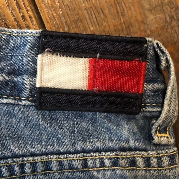 Tommy Hilfiger 9 Blue Denim Vintage High Waisted Large Logo Patch Faded Jeans - Picture 3 of 7